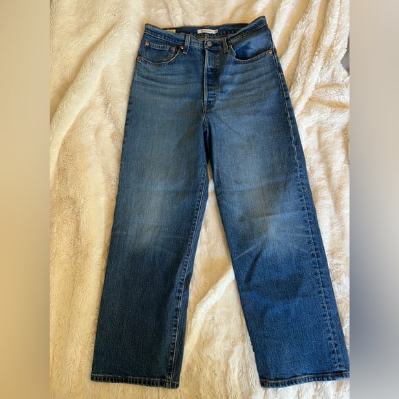 EUC Levi’s Ribcage Straight 30 x 27 13” rise - Picture 2 of 8